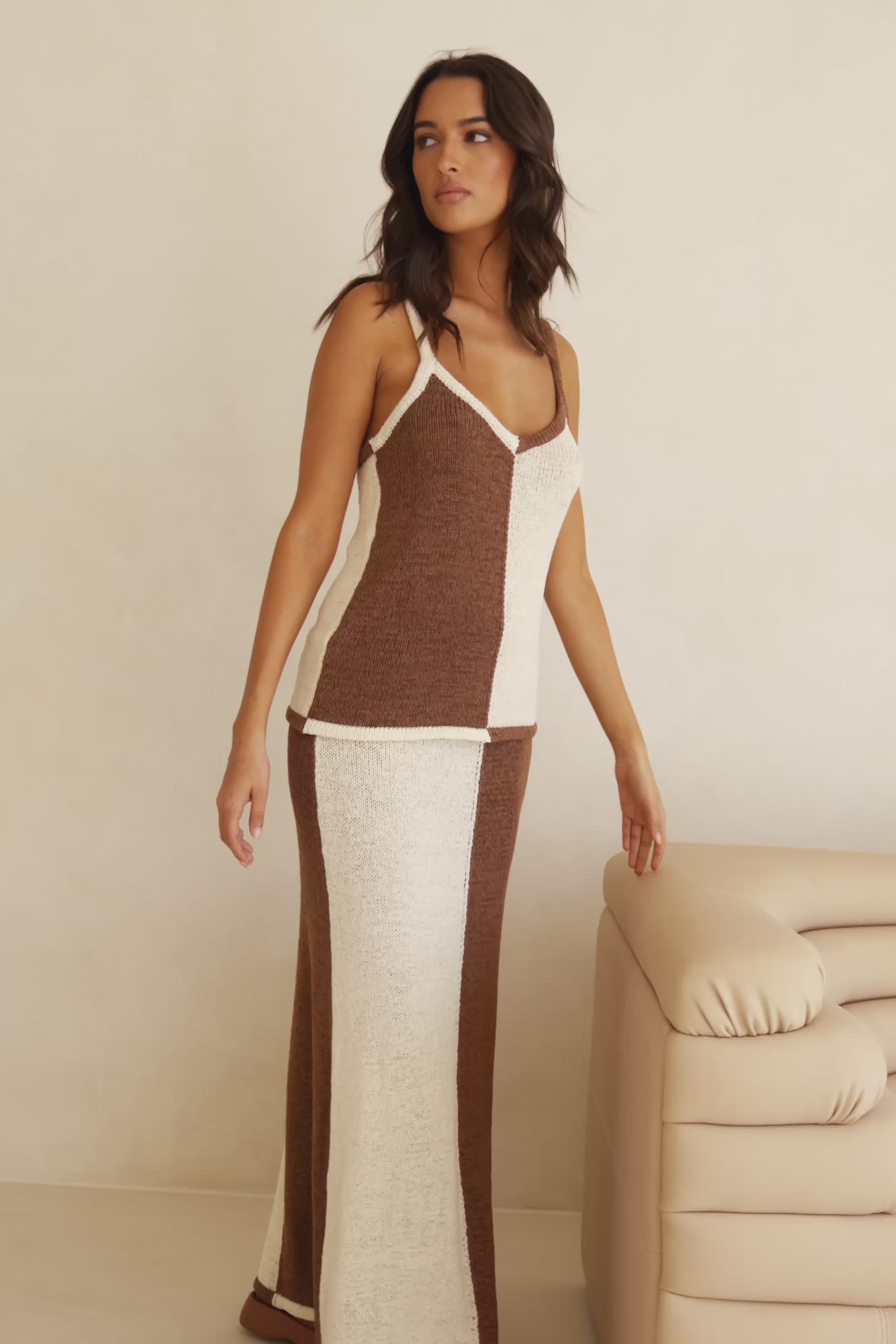 Mira Two Toned V Neckline Knit Top - Brown, White – SABO