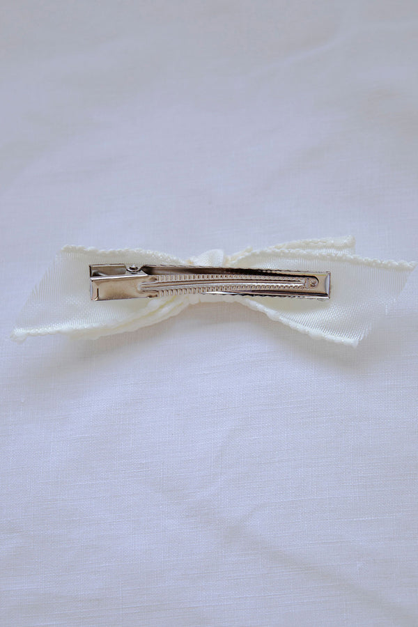 Bonnie Bow Clip White