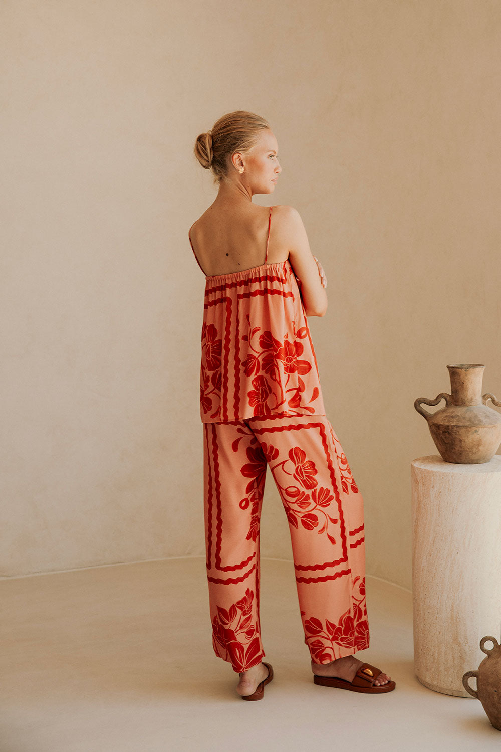 Alani Floral Thin-Strap Top - Fiore Postcard Print in Coral Pink and Red