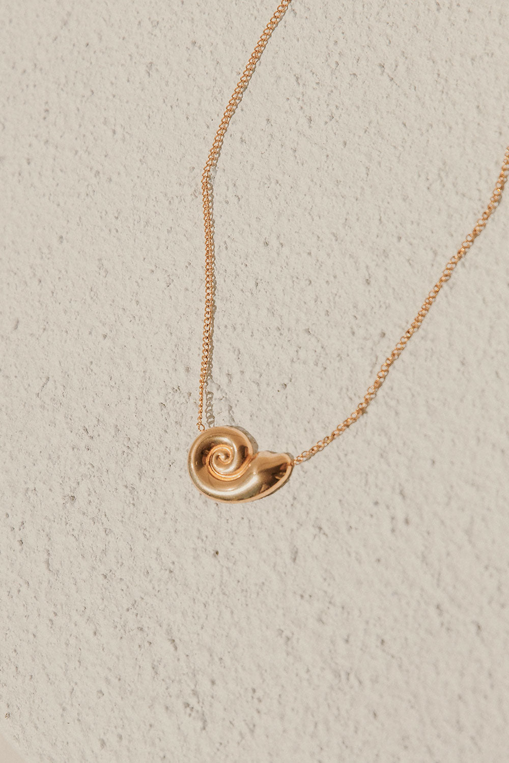 Twirl Shell Necklace - Gold – SABO