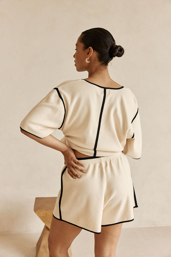 Cream Elastic High Waist Adelia Shorts