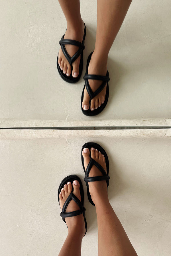 Black Vegan Leather Puffy Strap Toe Vivian Sandals