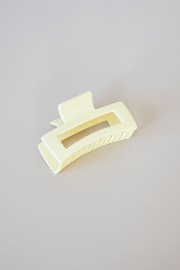 Hallie Claw Hair Clip - Vanilla