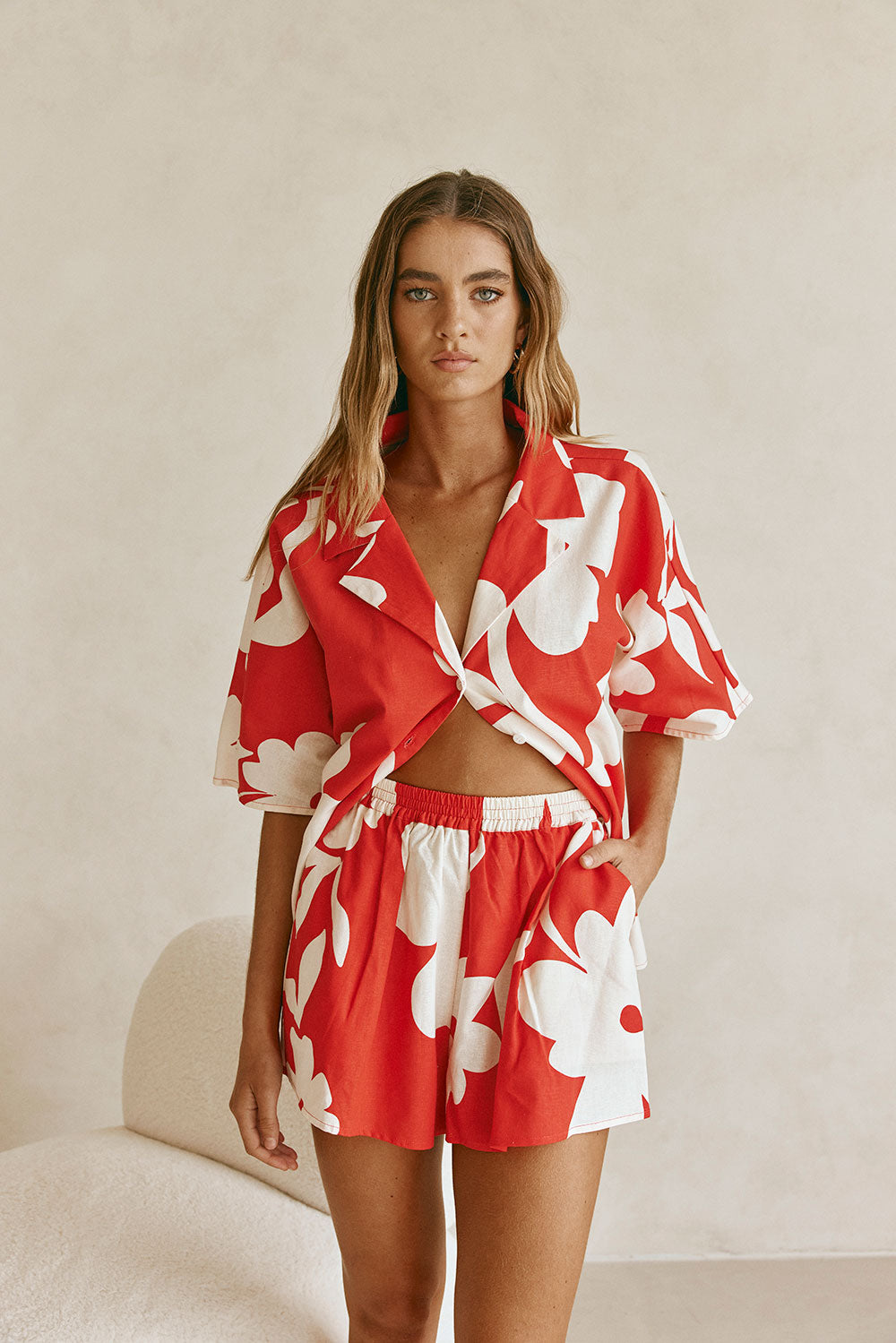 Red Sweet Caroline White Floral Elastic Karter Shorts