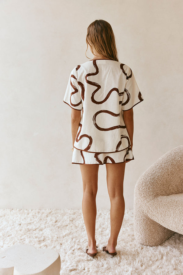 Cream Marbled Mocha Floral Pleat Front Tie Rayne Top