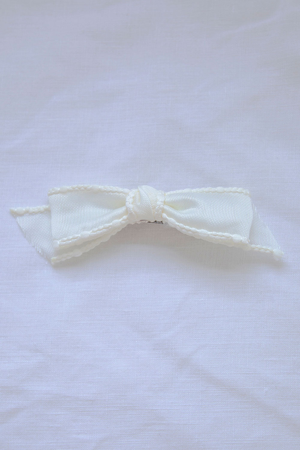 Bonnie Bow Clip White