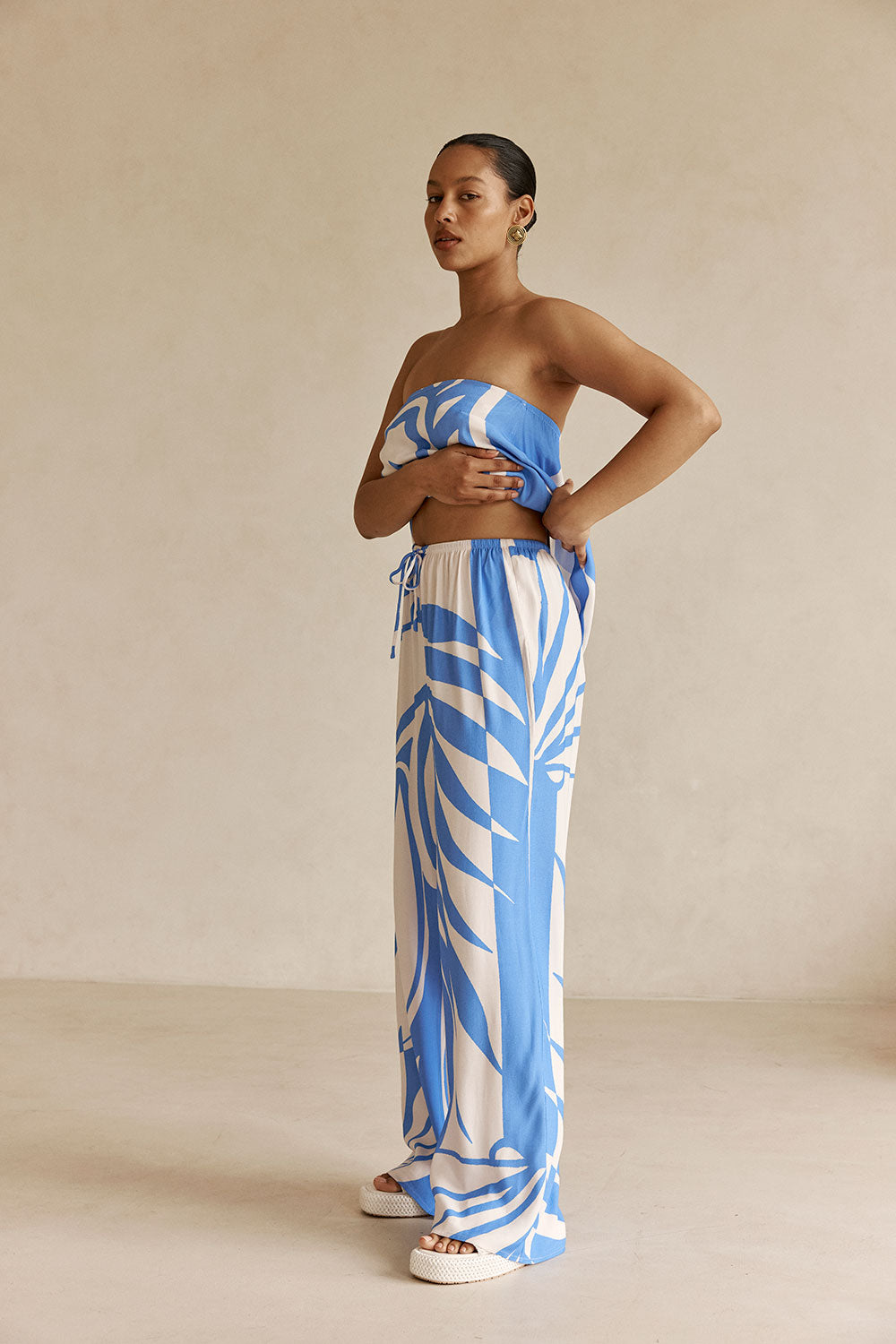 Palm Blue Print Elastic Drawstring Alma Pants