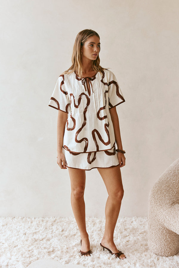 Cream Marbled Mocha Floral Pleat Front Tie Rayne Top