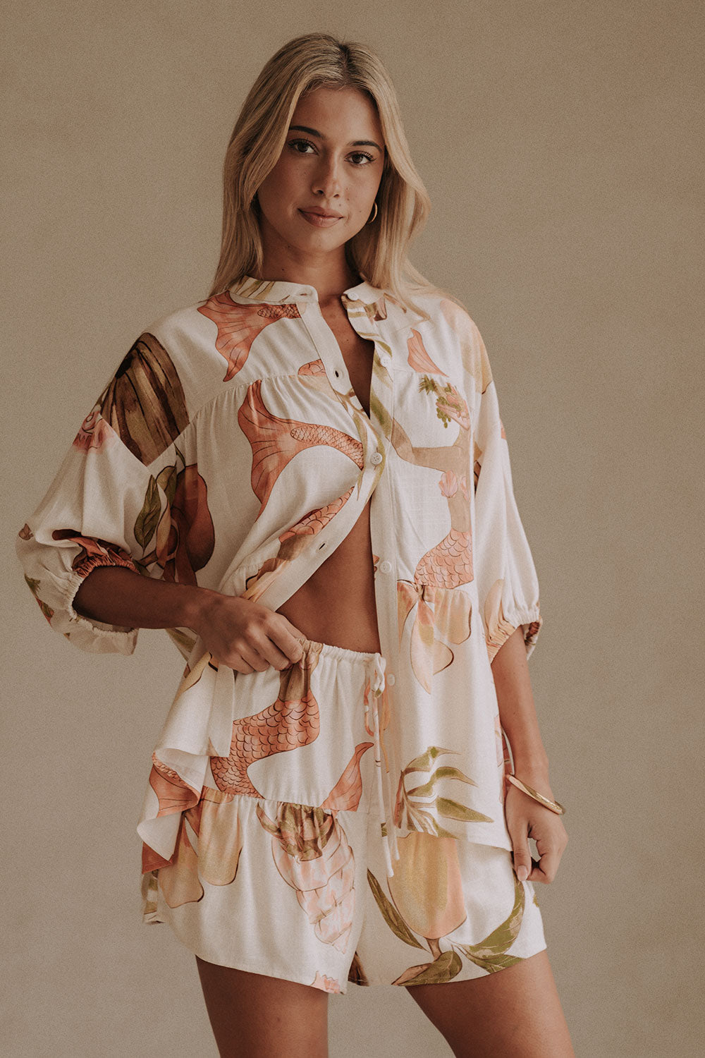 White Island Time Drawstring Elastic Lani Shorts