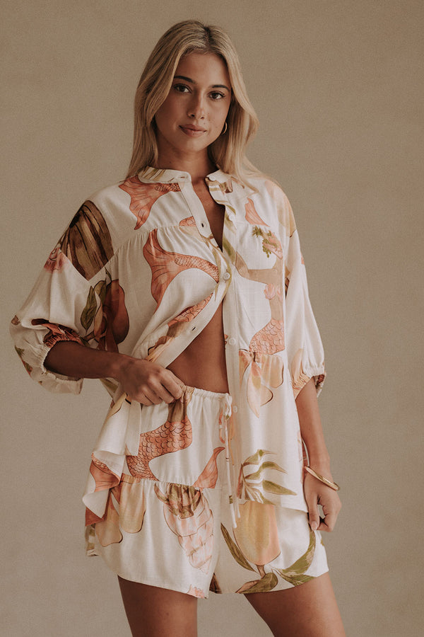 White Island Time Drawstring Elastic Lani Shorts