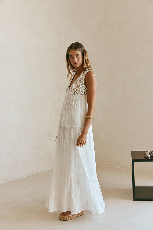 Bridal White Lace Pocket Maxi Amia Dress