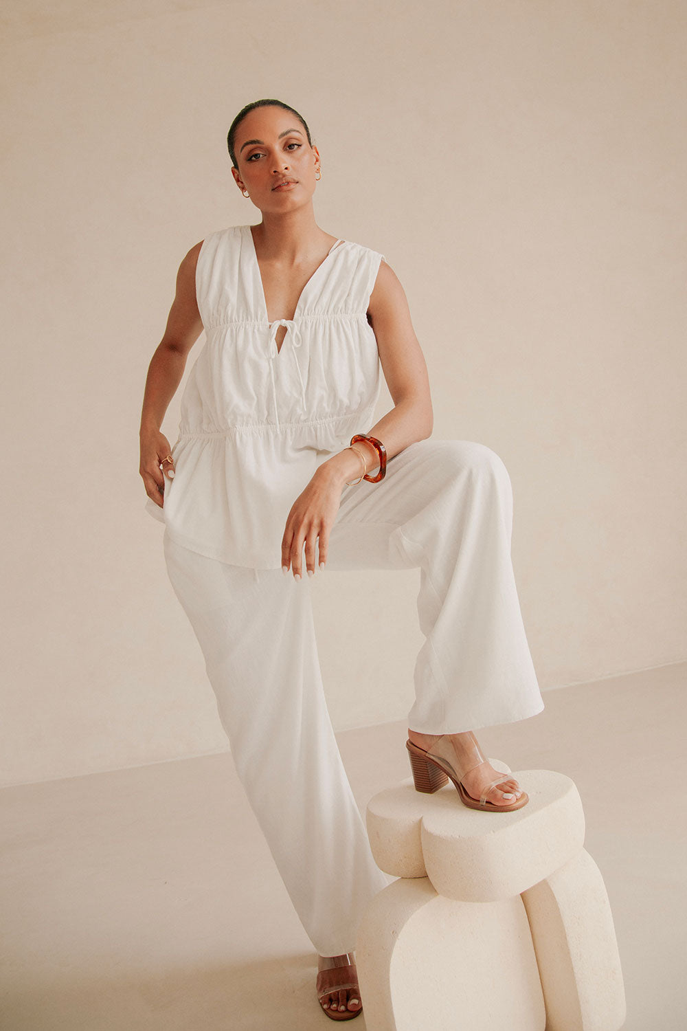 White Linen Elastic Drawstring Pocket Brisa Pants
