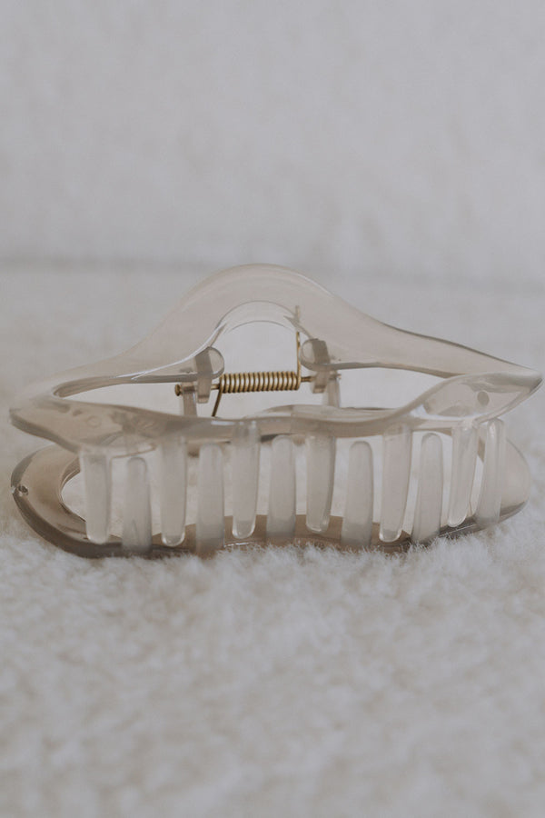 Transparent Curvy Savva Claw Clip