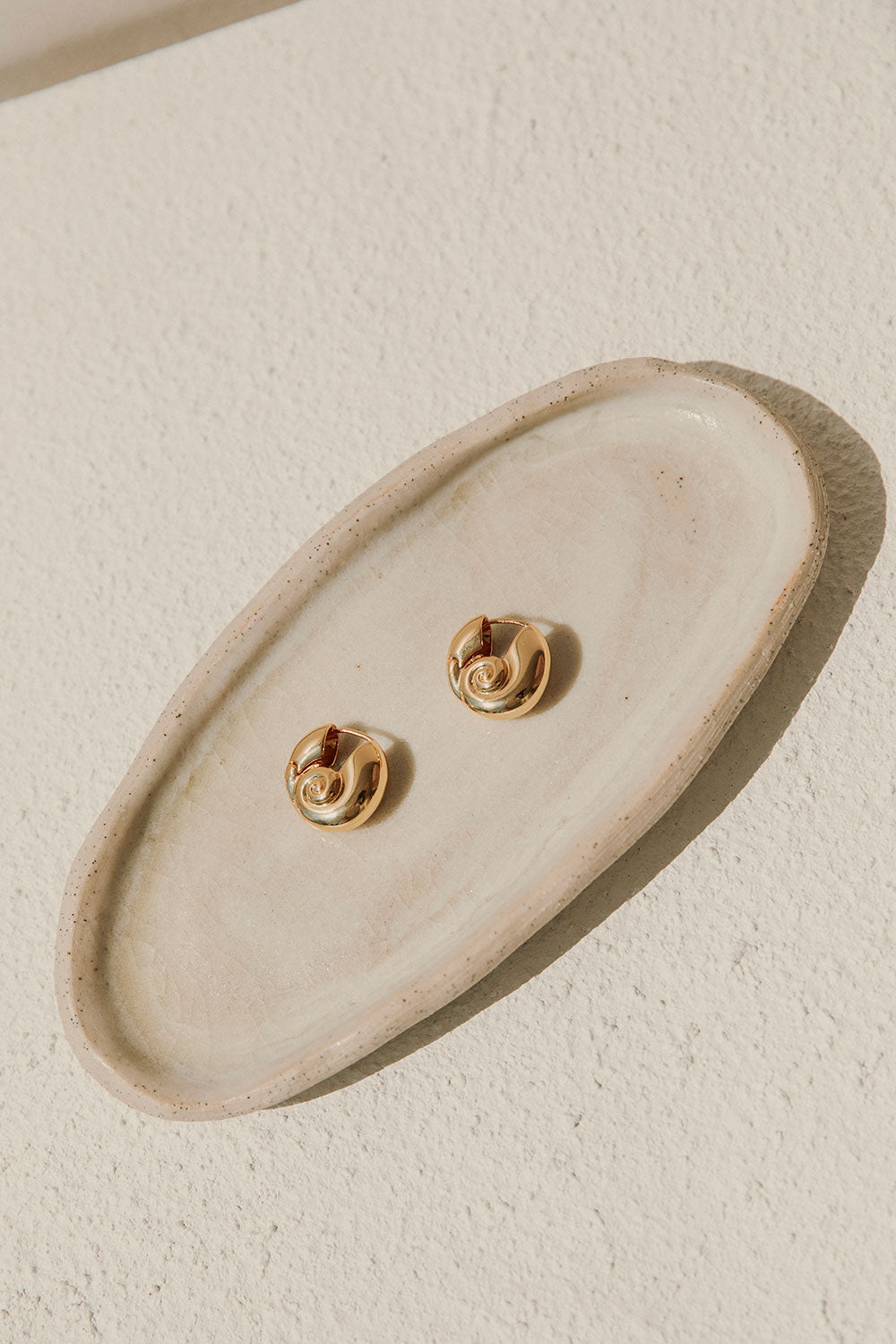 Twirl Shell Earrings - Gold – SABO