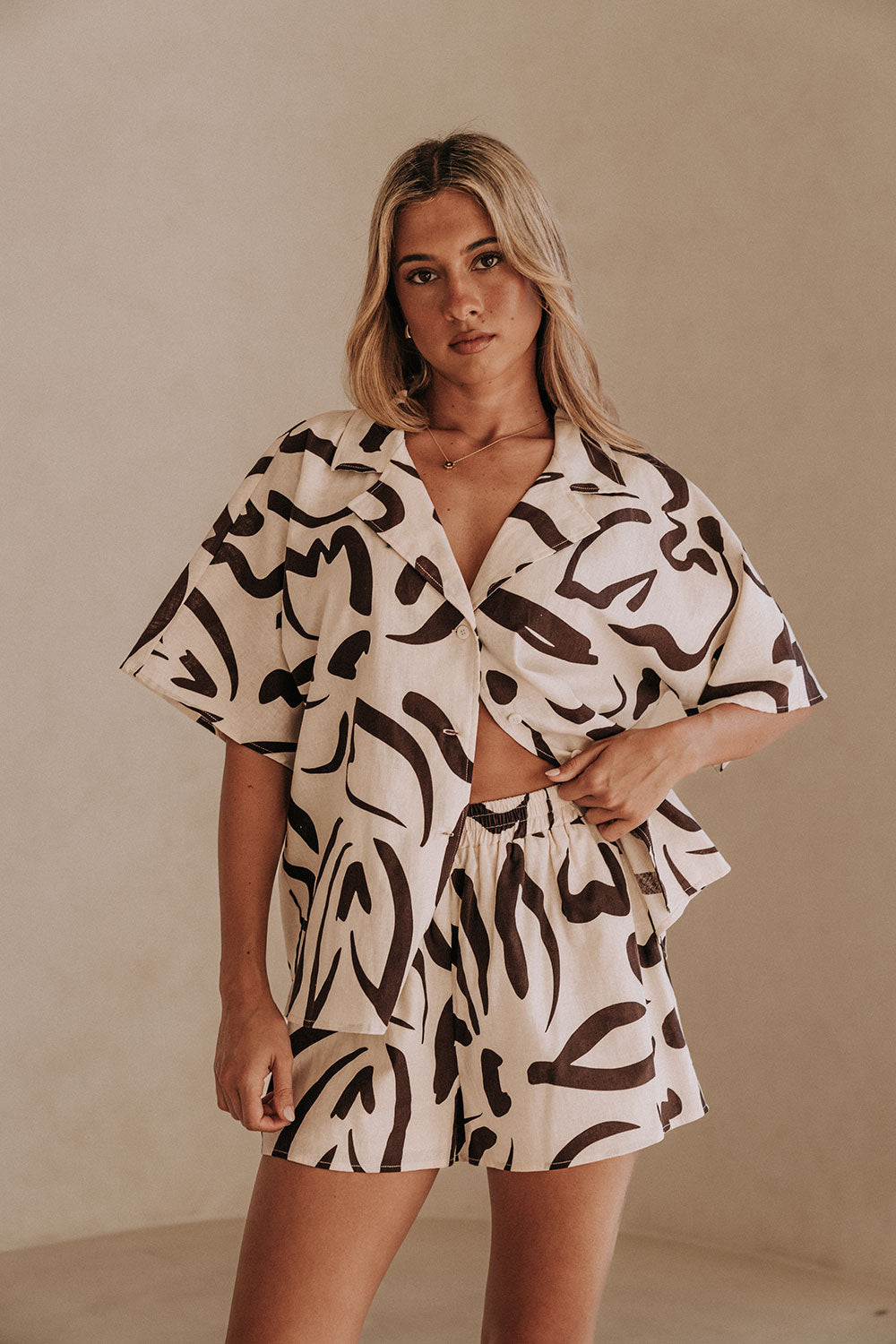 Cream Floral Fleur Lines Print Drawstring Seona Shorts