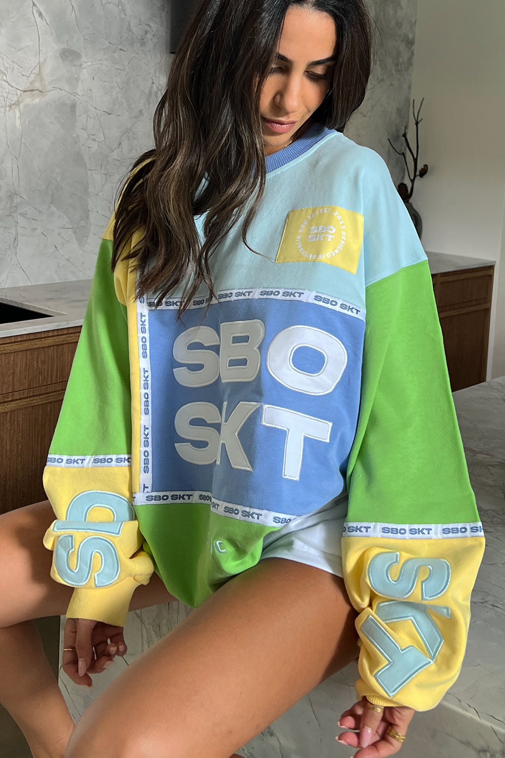 Hourglass Oversized Vintage Sweater - Blue Yellow Green