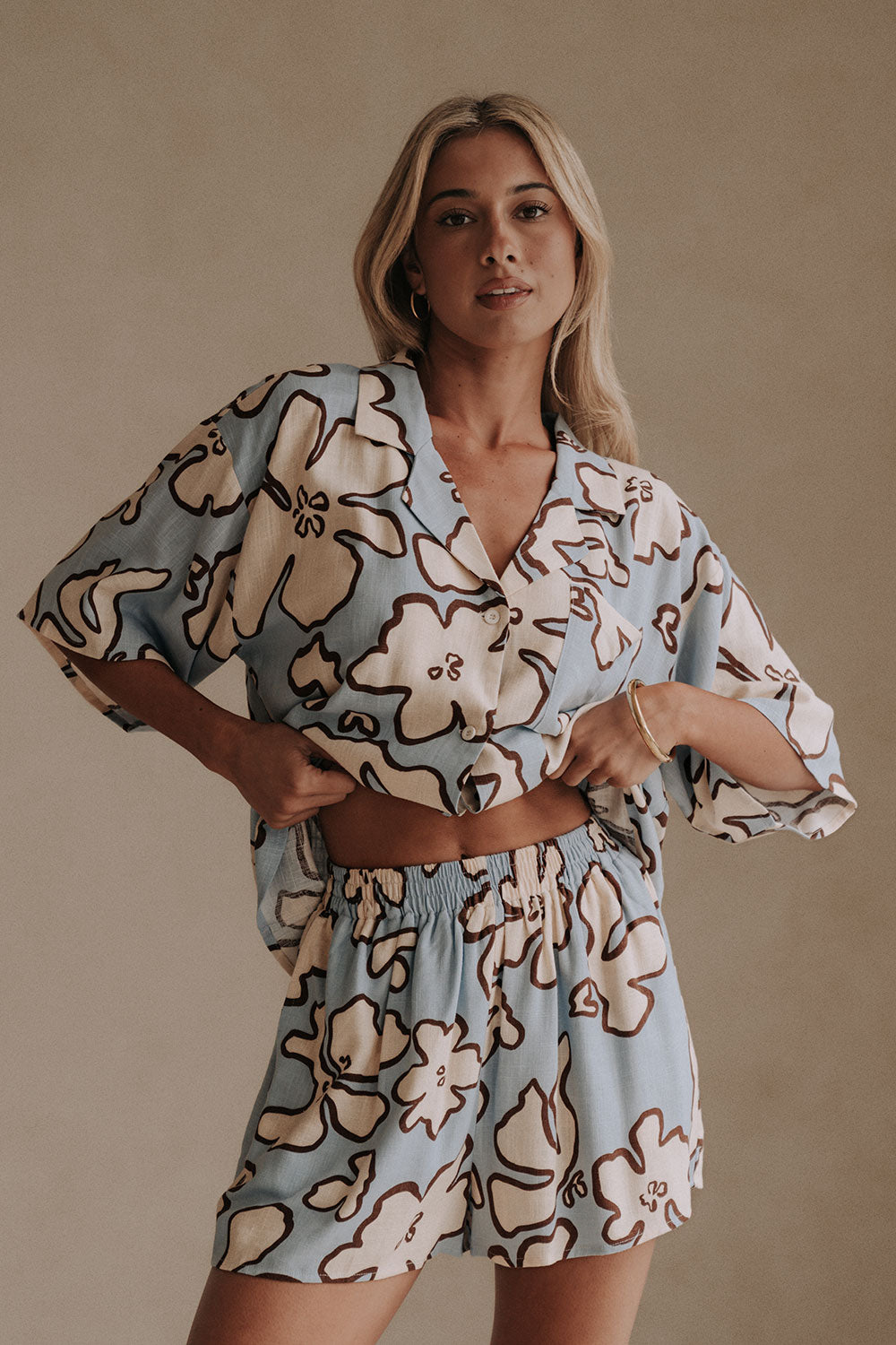 Blue Outline Floral Print Drawstring Thessy Shorts