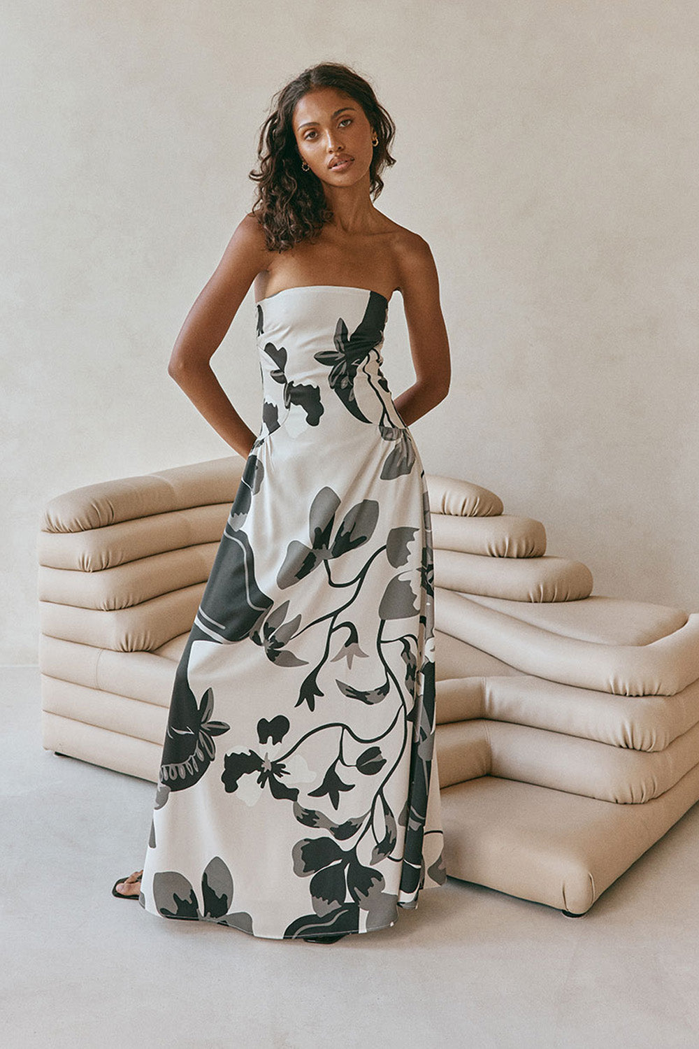 Satin Black Floras Muse Print Strapless Maxi Zephyra Dress – SABO