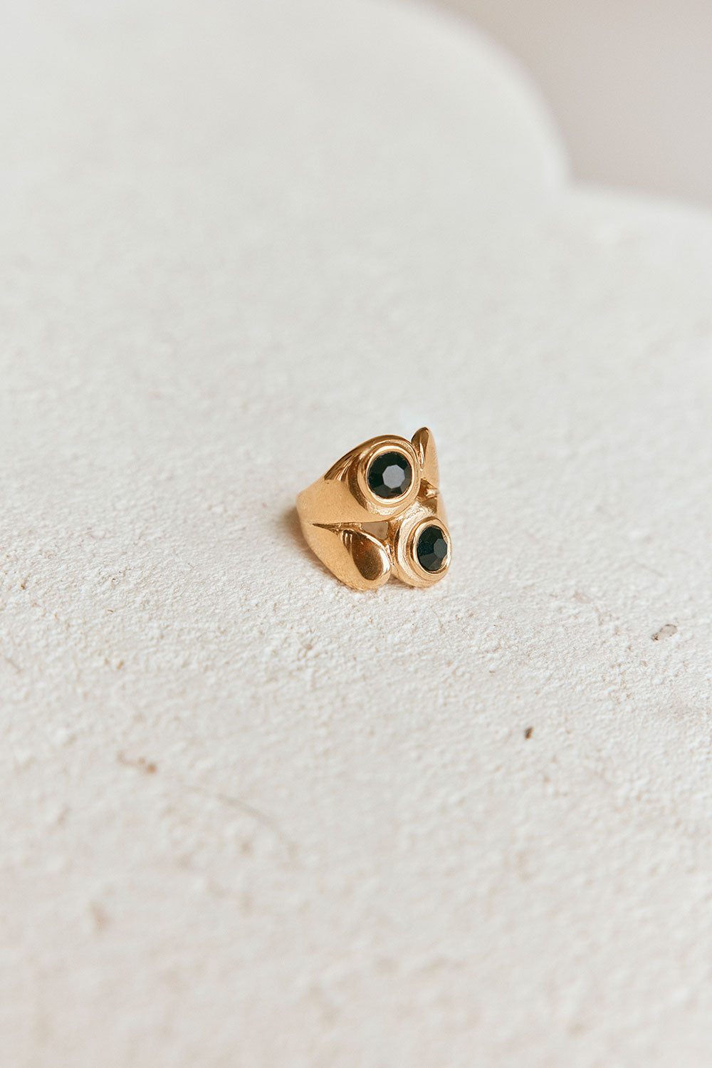 Gold Toned Black Stone Detail Zara Onyx Ring – SABO