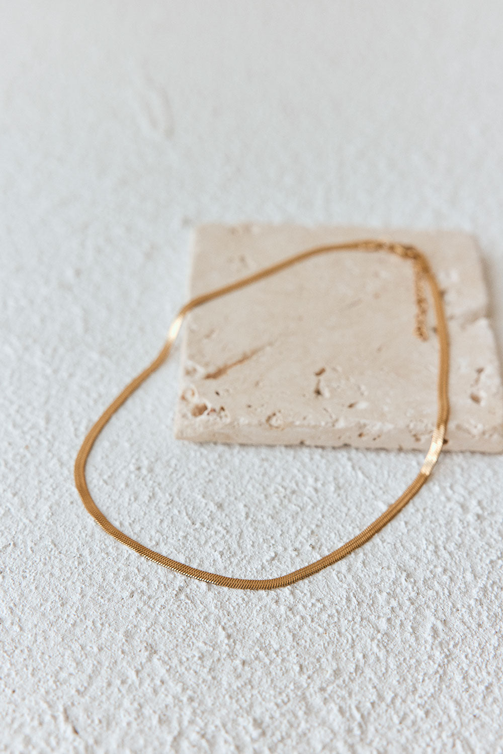 Vera Slinky Herringbone Chain Necklace - Gold