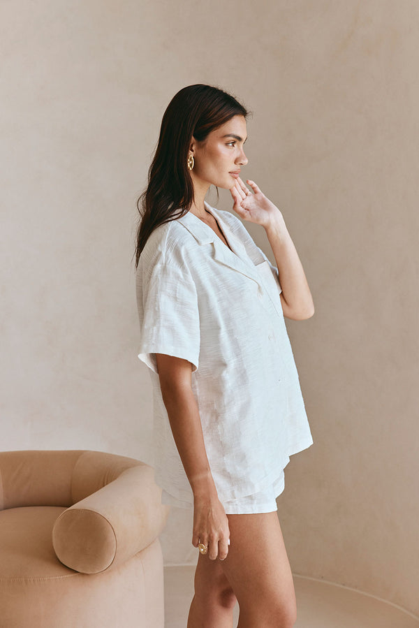 White Short sleeve Button Up Collar Cena Top