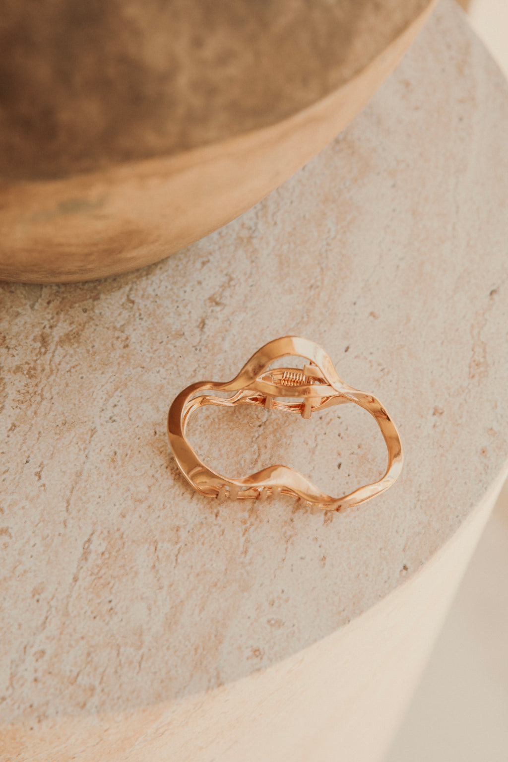 Gold Hammered Alloy Solana Claw Clip