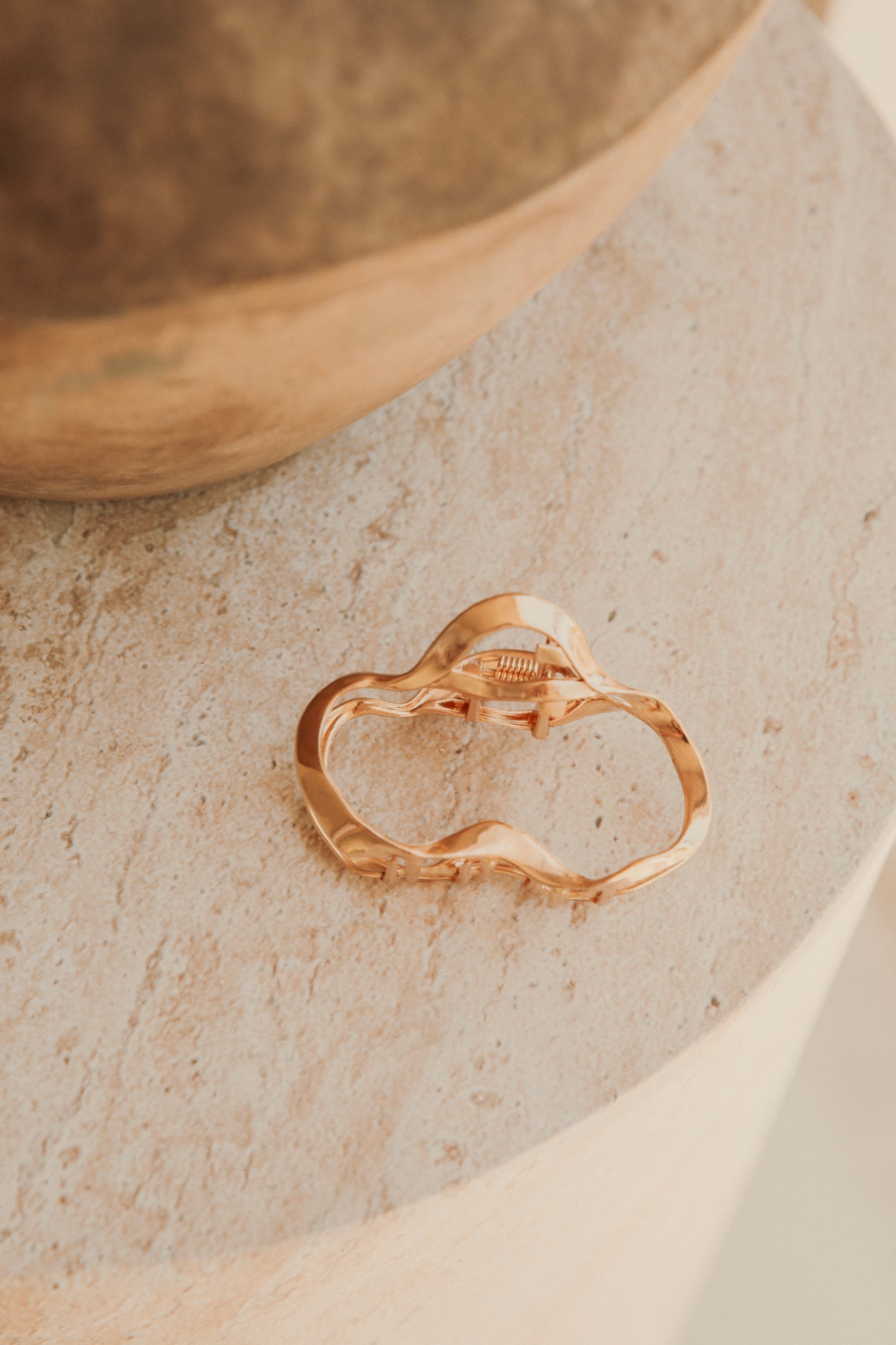 Gold Hammered Alloy Solana Claw Clip