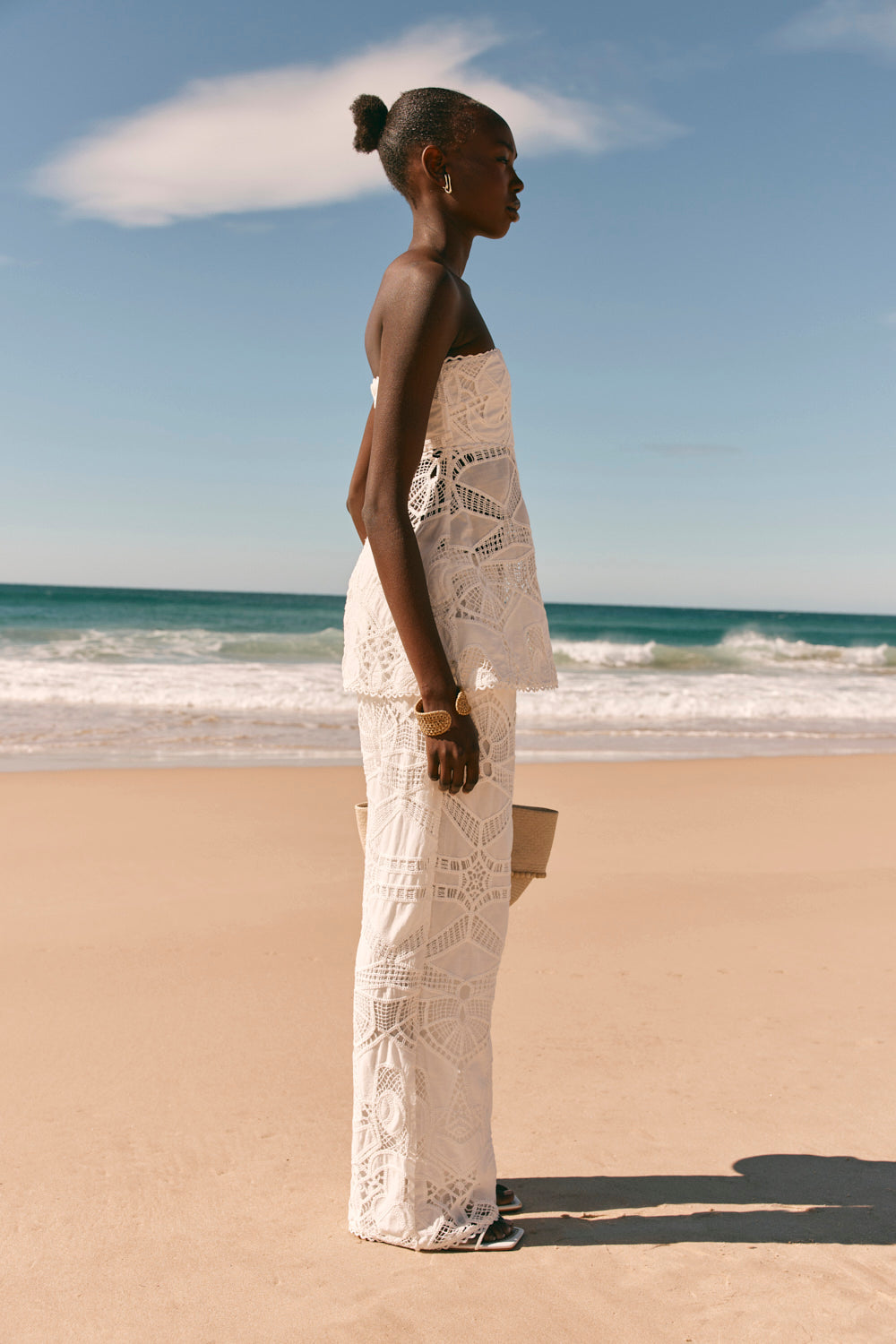 White Embroidered Cutwork Strapless Donna Top