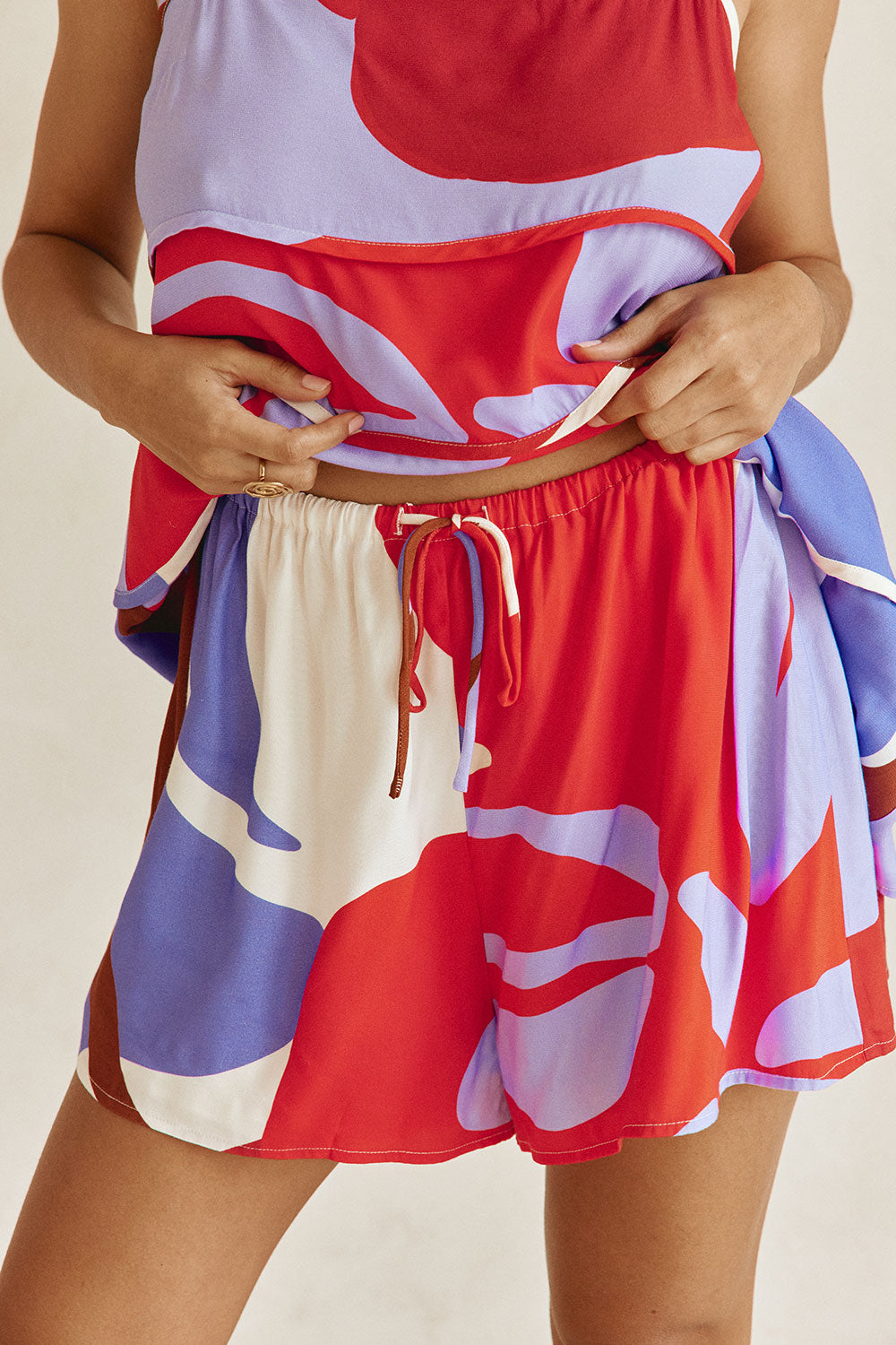 Valley Red Print Elastic Drawstring Vian Shorts