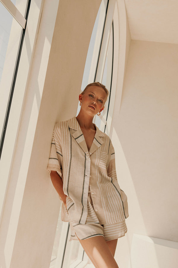 Beige Elastic High Waist Pocket Enza Shorts