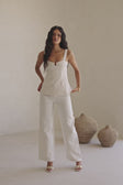 Video, Amera Pants