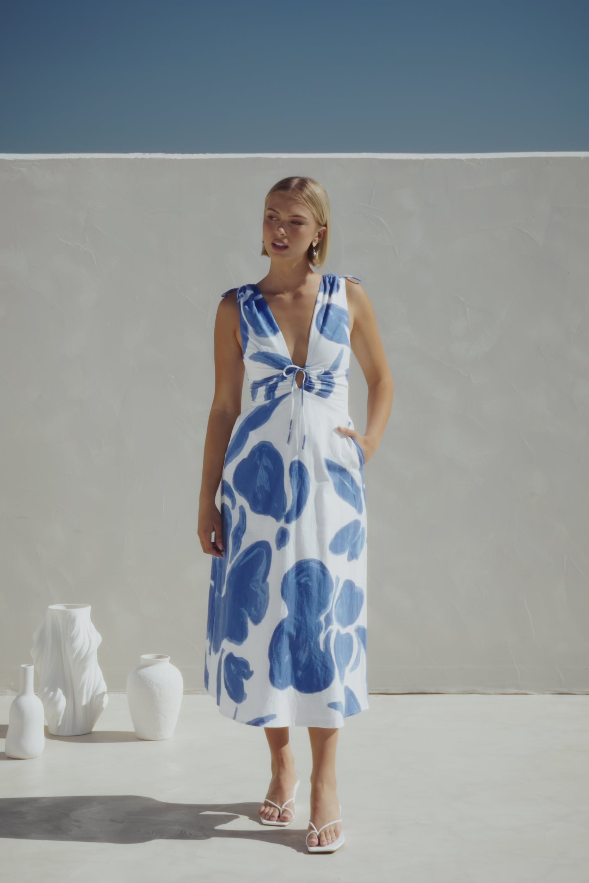 Blue Ada Flora Print V Neck A-Line Midi Mira Dress – SABO