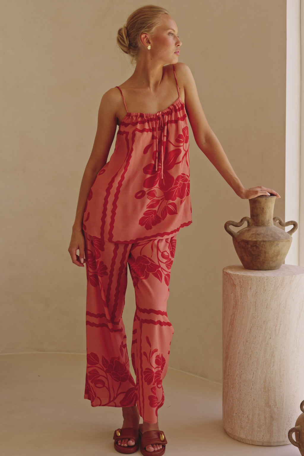 Alani Floral Thin-Strap Top - Fiore Postcard Print in Coral Pink and Red