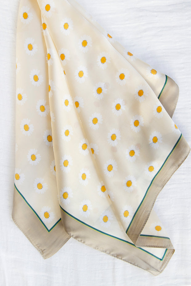 Ditzy Daisy Scarf